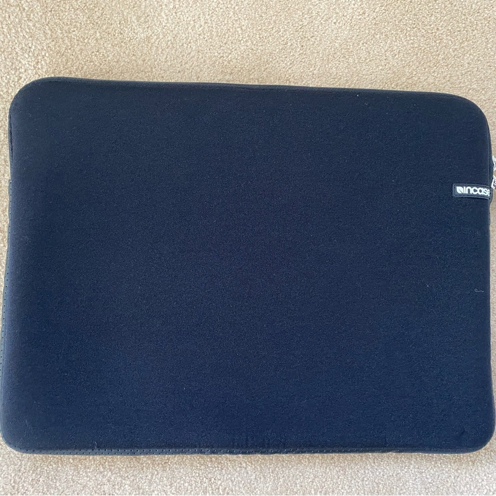 Incase Laptop Sleeve
